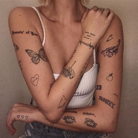 Schlanke Blonde mit Tattoos wird für Fick klargemacht Telegraph
