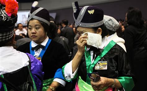 Six Day Funeral For Vang Pao Hmong Hero The New York Times