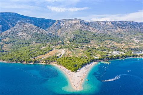 This is probably croatia's most famous beach, and it deserves every accolade it gets. Zlatni Rat Beach or Golden Horn Beach in Brac (Croatia): Listed As One Of The Top Beaches In ...