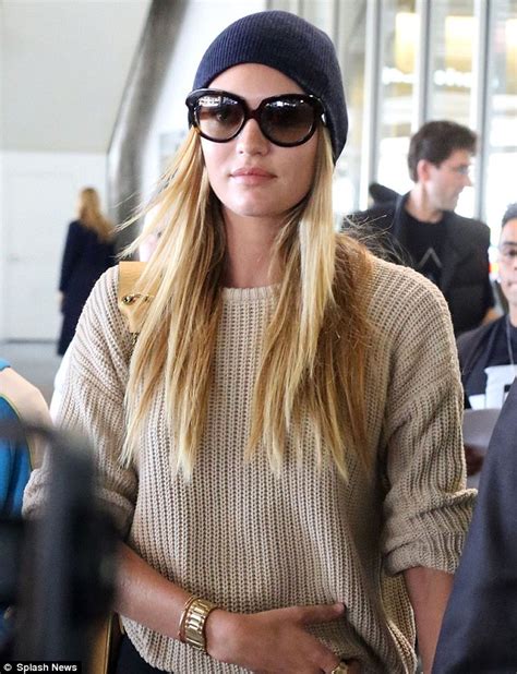 Undercover Angel Make Up Free Candice Swanepoel Hides Her Face With