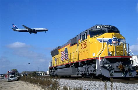 Planes Trains Andtrucks A United Airlines Jet On Fina Flickr