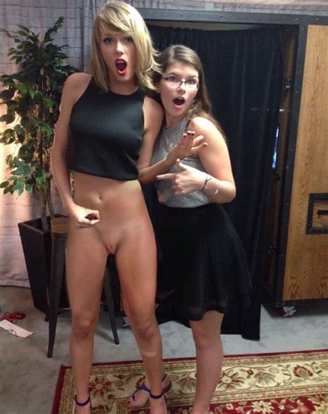 Taylor Swift Flashes Her Holes