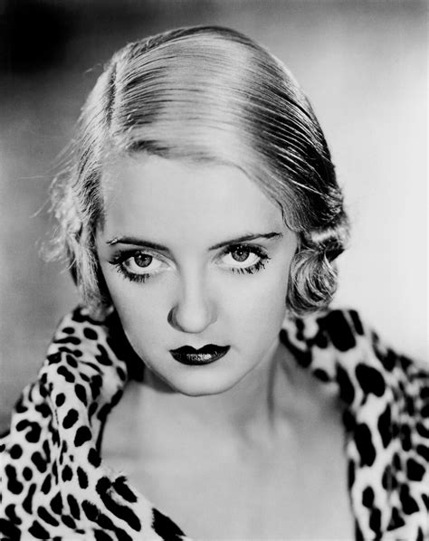 Then, she placed cucumber slices over her eyelids when she was ready to sleep. Hollywood Actress Hot Hits Photos: Bette Davis