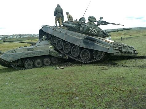 Russian Armys T 72 Main Battle Tank Mbt In An Exercise Suddenly Lost