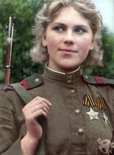 Incredible Colourised Pictures Reveal The Wwii Female Snipers Who