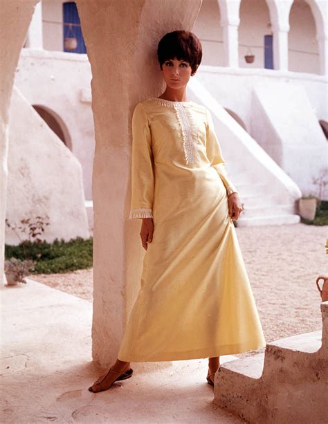 The Most Glamorous Caftan Moments Sixties Fashion Caftan Fashion