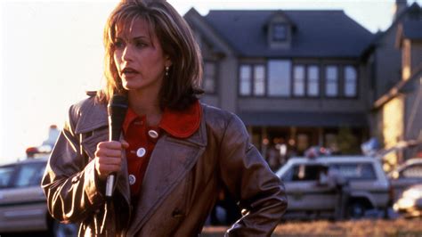 Courteney Cox Will Return As Gale Weathers In Scream Reboot Variety