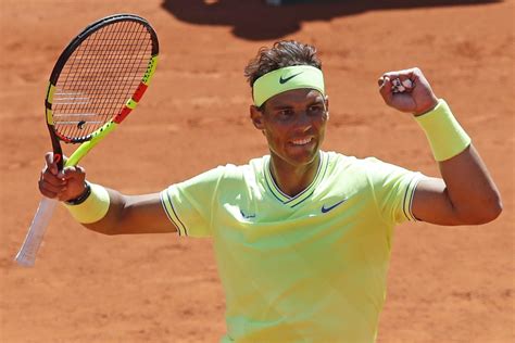 Rafael rafa nadal parera (catalan: Rafael Nadal breezes by Roger Federer in French Open ...