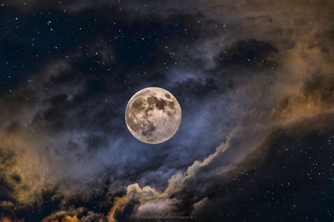 Enchanted Moon By Nima Shayesteh Mondfotografie Wunderschöner Mond