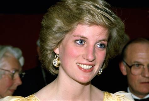 Princess Diana Often Wore 1 Special Dress To Visit Children In