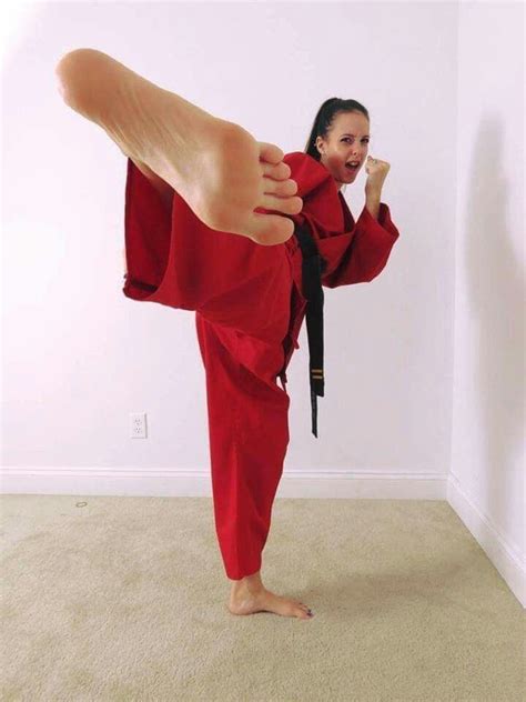 Pin By Tee On Karate Martial Arts Girl Female Martial Artists Karate Girl