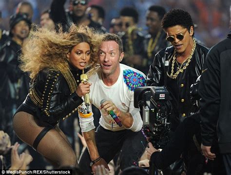 Super Bowl 50 Sees Twitter Erupt With Memes As Chris Martin Gets