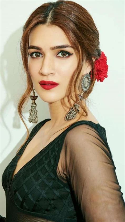 Kriti Sanon Inspired Best Wedding Guest Makeup Looks