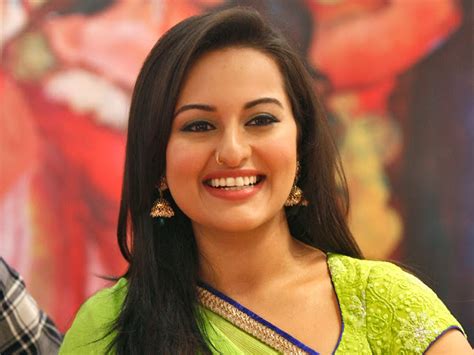 You Have To See What Sonakshi Sinha Doing While Filming Her Next Film