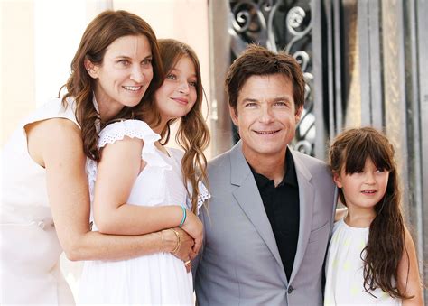 Jason bateman's wife amanda anka is not getting sick of jennifer aniston leaning on her husband following her split from justin theroux, despite a bogus tabloid report. Jason Bateman Says Wife Amanda Anka Is a 'Full-Time Dad'