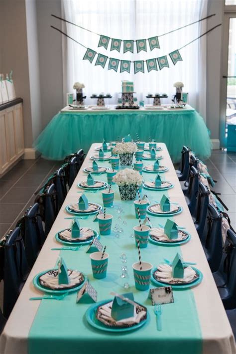 Breakfast At Tiffany S Party This Would Be Perfect For A Bridal Shower バースデーパーティー 誕生日のアイデア
