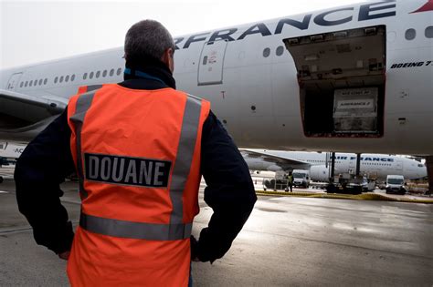 La Douane En Grève Dans Les Aéroports Parisiens Air Journal