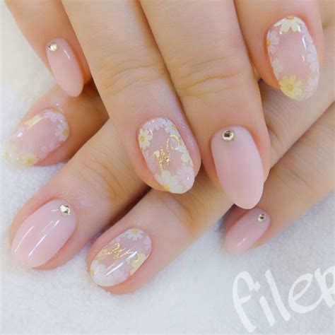 You would love to do one of these when going to a formal. 30 Kawaii Japanese Nail Art Collection - Be Modish