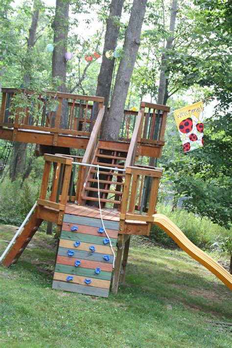 10x8x7 ft high w/ 4x12 deck Amazing Backyard Treehouse (and how it was built) - Be A ...