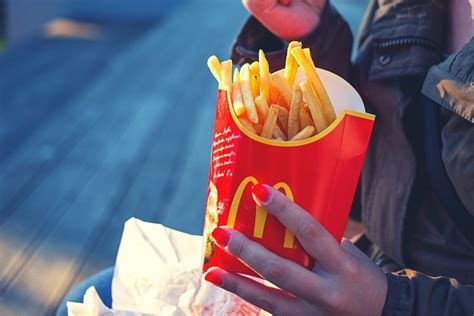 3 Best Ways To Reheat Mcdonalds Fries 2024