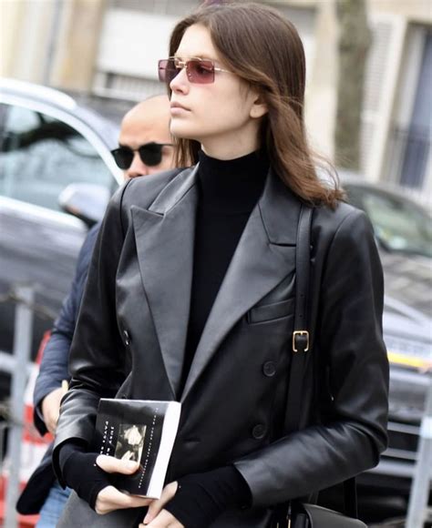 Pin By Angeline On Kaia Kaia Gerber Girls In Suits Boyish Style