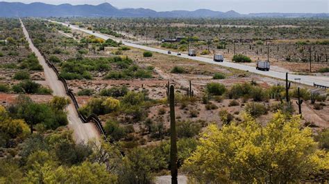 Lukeville Southwest Of Tucson Now A Hot Spot For Families Crossing Border