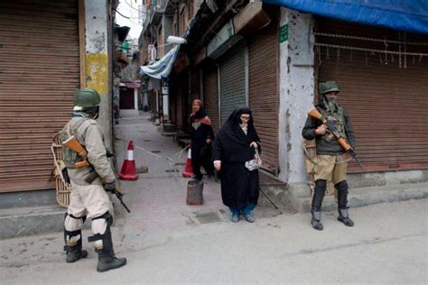 Kashmir Crisis Erupts World Watches Anxiously Human Rights Watch