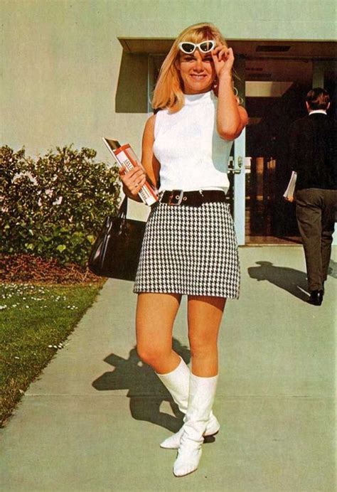 Groovy Sixties 28 Fabulous Photos Defined The 1960s Womens Fashion