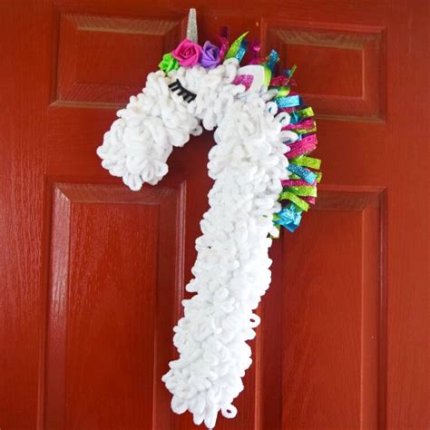 Make A Loopy Yarn Unicorn Wreath The Tiptoe Fairy
