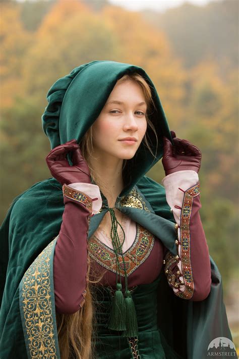 renaissance style short cloak with hood shipping worldwide renaissance fashion medieval