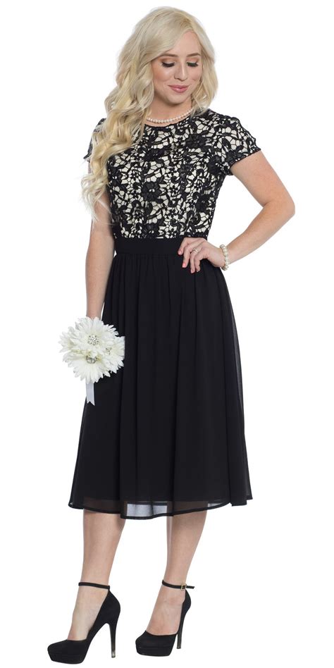 A Stunning Semi Formal Dress This Gorgeous Lace And Chiffon Combo Will
