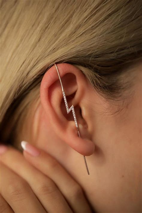Lightning Rose Gold CZ Ear Pin Edgy Pin Hook Ear Cuff Modern Etsy Kulak kelepçeleri Küpe Takı