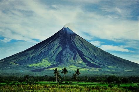 Mayon Volcano As One Of The Worlds Most Photogenic Volcanoes Philnews