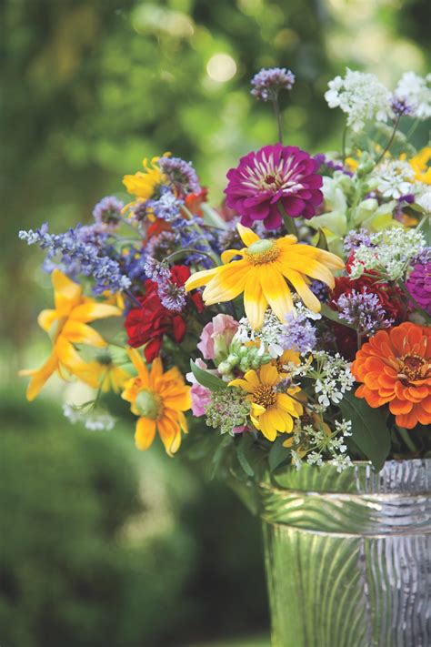 Romance With Weeds Wildflower Arrangements Flower Magazine
