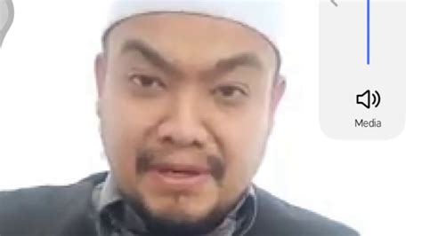 Ustadz syafiq riza basalamah merupakan ustadz terkenal di indonesia berikutnya. Ustaz Abu Syafiq | Ustaz Kacang - YouTube