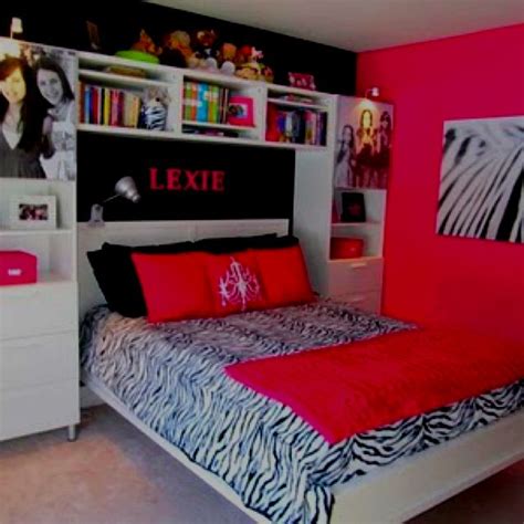 Here's a girl's baby nursery incorporating zebra print with a rectangle area rug running at an angle from the crib. Awesome Zebra Print Bedroom......Alanna's dream bedroom ...