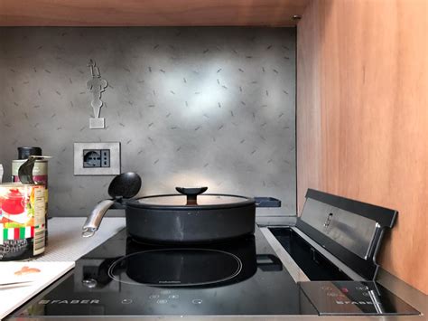 Configurazione per pranzo con quattro persone. aVOID by Leonardo Di Chiara - Tiny Living