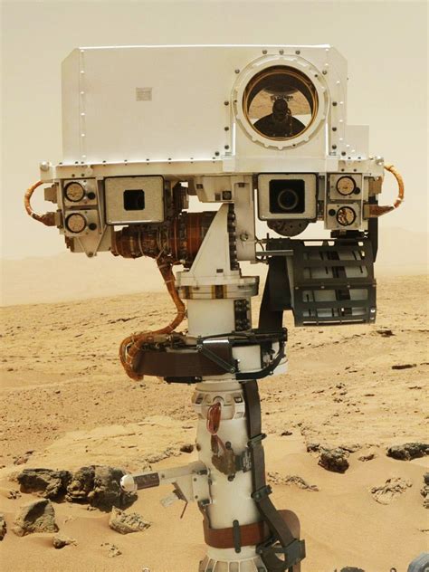 Mars Curiosity Rover Autonomously Samples Rocks With Incredible