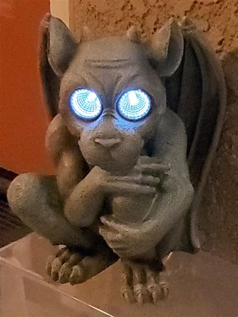 Solar Powered Gargoyle Outdoor Led Garden Light Decor