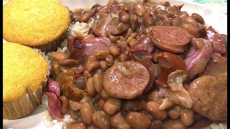 how to cook southern pinto beans with sausage and smoked ham hocks recipe youtube