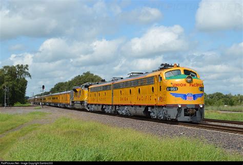 Railpicturesnet Photo Up 951 Union Pacific Emd E9a At Fremont