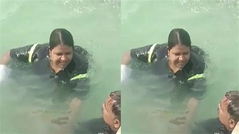 Aunty Giving Handjob In Swimming Download Desi Expert