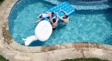 Dji just announced the latest addition to its mavic series, the mini, and what's most notable about it is its weight of 249 ultralight weight may be the mavic mini's headline feature, but focusing on that overlooks the fact that it's also a pretty capable drone at a very. Mavic Mini: DJI's Portable Drone for Everyone | Backlight ...