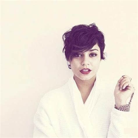 50 Wavy And Curly Pixie Cut Ideas For All Face Shapes And Styles Hair Motive Hair Motive