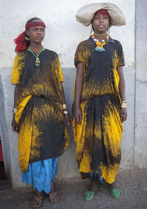 Harari Women In Traditional Costume Harar Ethiopia By Eric Lafforgue Women Ethiopian Hair