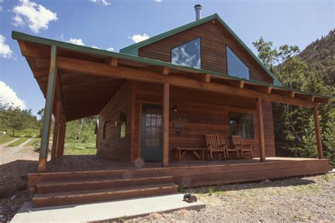 All seasons are great for trips to this scenic destination. North Yellowstone, Montana Cabin Rentals & Getaways - All ...