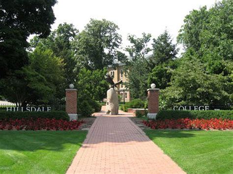 10 Hillsdale College Football Players Suspended For Honor Code Violation Wlns Reports