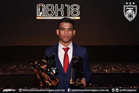Permainan terpaksa diteruskan tetapi diadakan di stadium. Biodata Dan Latar Belakang Safawi Rashid, Pemain Bola ...