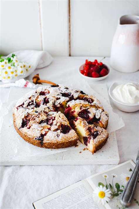 Check spelling or type a new query. Schwedischer Mandelkuchen mit Roter Grütze - Hey Foodsister