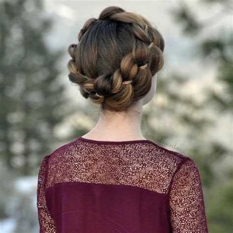 The efficient 4 strands braid come with uniform diameters and do not contain any musty, unpleasant odors. 20 Fancy Hairstyles with Four Strand Braids